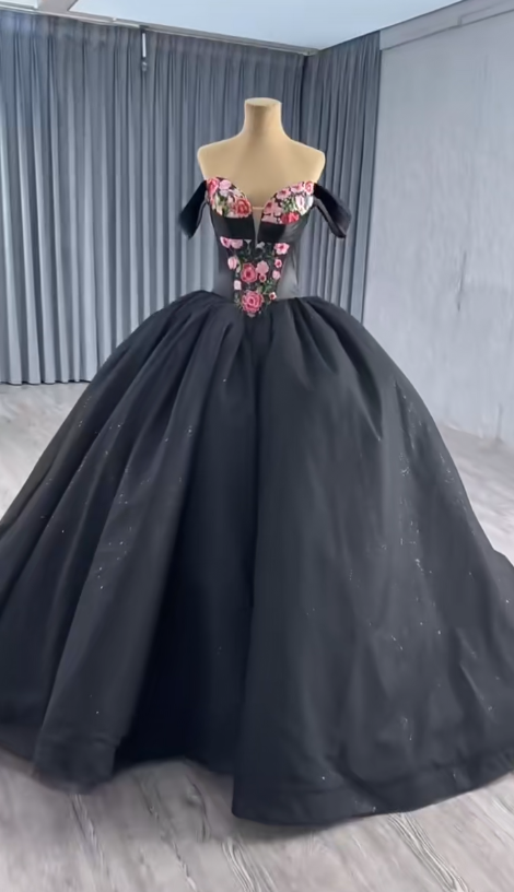 Gorgeous Off-the-shoulder Ball Gown Satin Long Prom Dresses Black Sweet 16 Dress Quinceanera Dresses EP04082