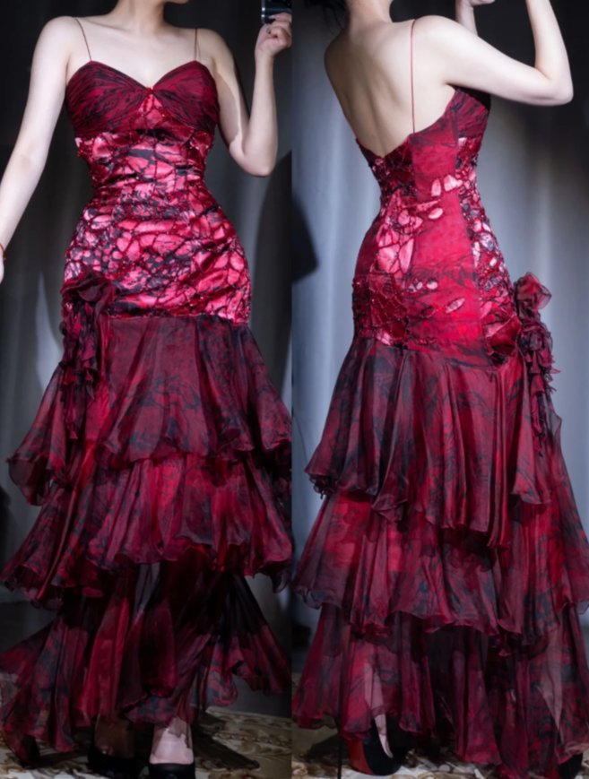 Glam Spaghetti Strap Sheath Burgundy Long Prom Dresses Sleeveless Beaded Burgundy New Year's Eve Dress EP05108