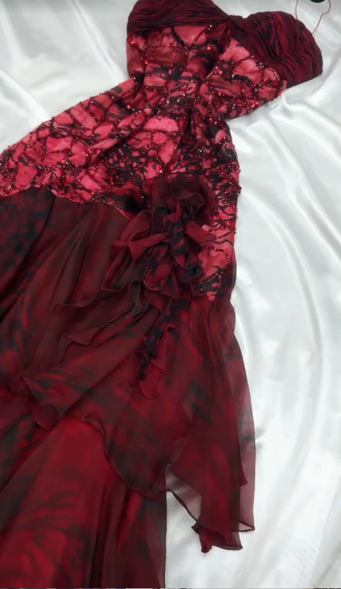 Glam Spaghetti Strap Sheath Burgundy Long Prom Dresses Sleeveless Beaded Burgundy New Year's Eve Dress EP05108