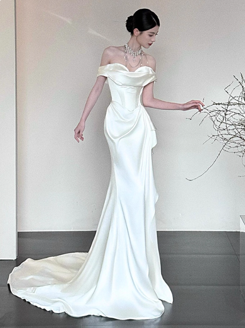 Wunderschönes dunkelolivgrünes herzförmiger Ausschnitt A-Linie Satin Tüll Kurzes Ballkleid Homecoming-Kleid ED02575