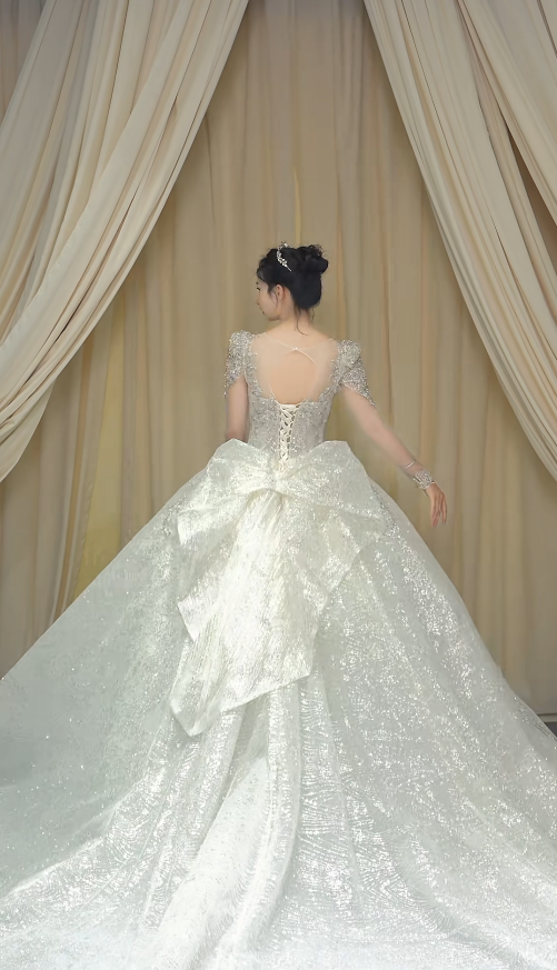 Princess V-neck A-Line Long Wedding Dresses Tulle Rhinestone White Bridal Gowns Long Sleeve Bridal Dresses EP05150