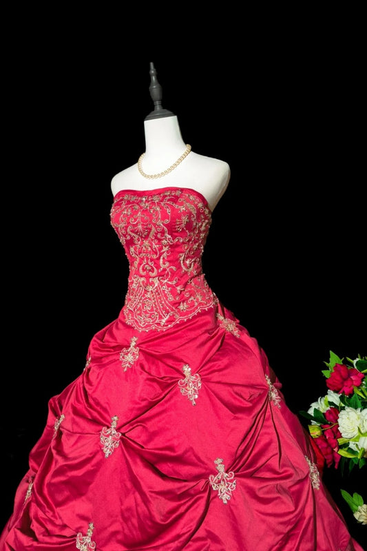 Gorgeous Strapless A-Line Long Prom Dresses Applique Satin Burgundy Birthday Dresses Sleeveless Burgundy Sweet 16 Dresses EP05669