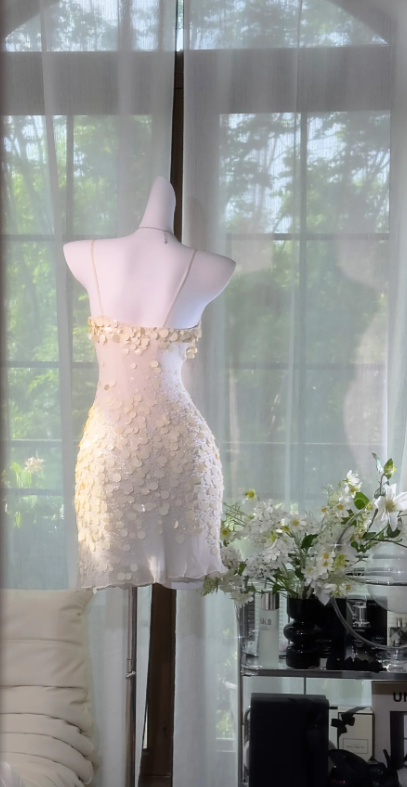 Wunderschönes dunkelolivgrünes herzförmiger Ausschnitt A-Linie Satin Tüll Kurzes Ballkleid Homecoming-Kleid ED02575