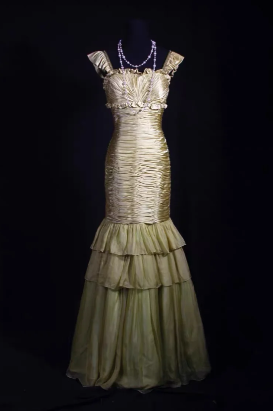 Wunderschönes dunkelolivgrünes herzförmiger Ausschnitt A-Linie Satin Tüll Kurzes Ballkleid Homecoming-Kleid ED02575