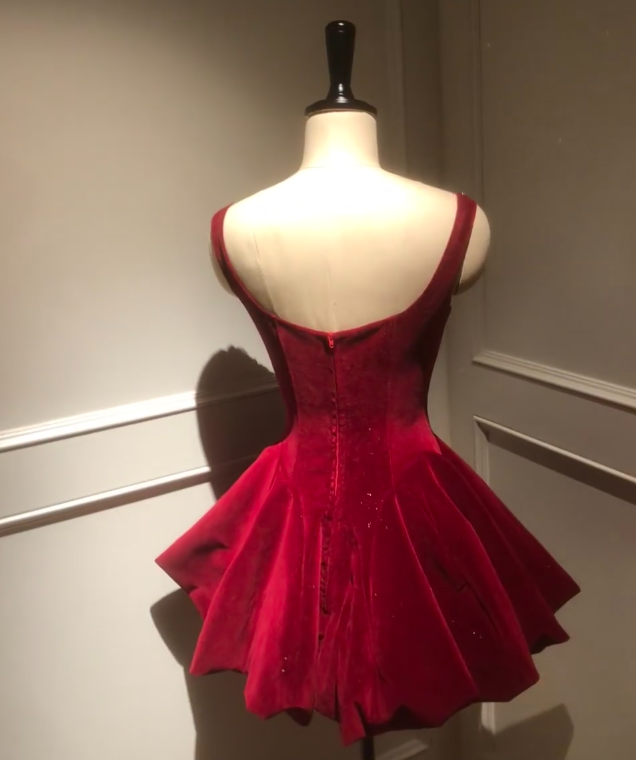 Cute Burgundy A-Line Short Christmas Dresses Velvet Diamonds Straps Birthday Dresses Sleeveless Party Dresses EP06027