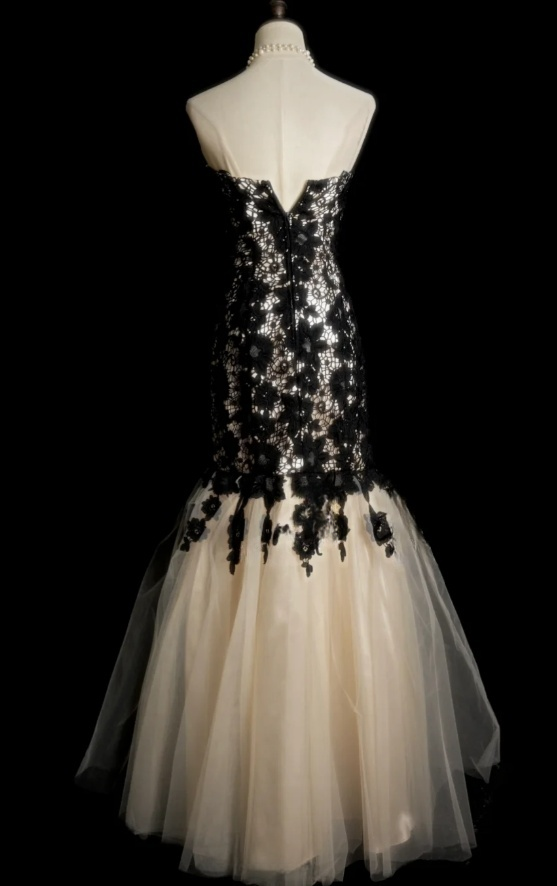 Elegant Black Mermaid Long Prom Dresses Lace Appliques Strapless Evening Dresses Sleeveless Formal Dresses EP06083