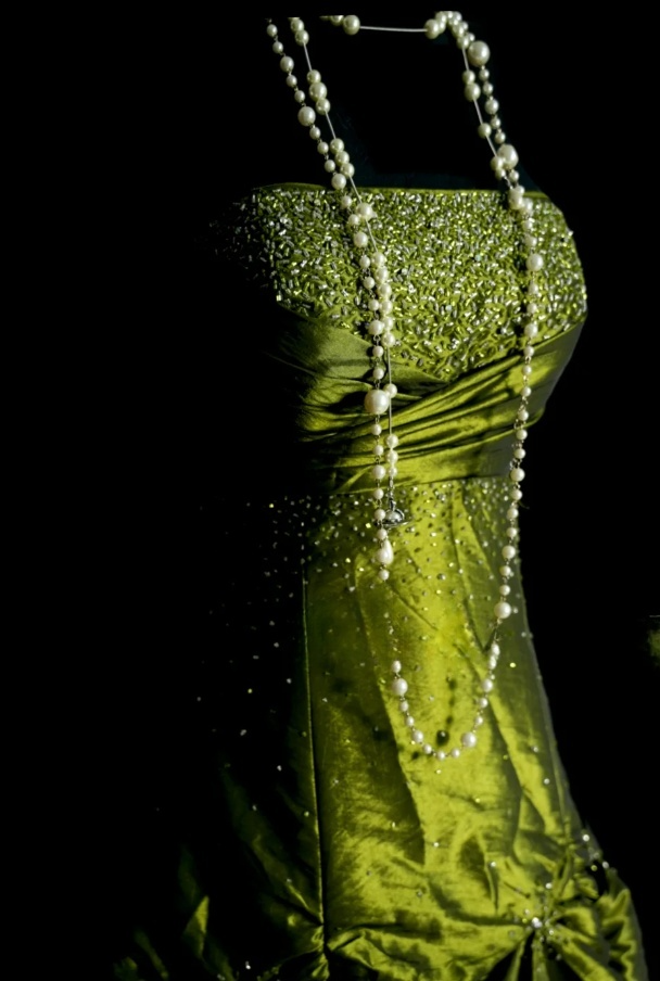 Elegant Green A-Line Long Prom Dresses Beaded Satin Strapless Evening Dresses Sleeveless Formal Dresses EP06085