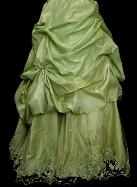 Cute Green A-Line Long Prom Dresses Satin Strapless Quinceanera Dresses Sleeveless Sweet 16 Dress EP06087