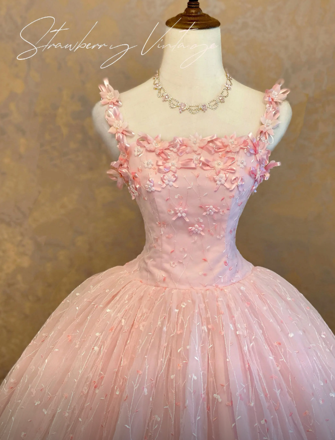 Gorgeous Pink Ball Gown Strapless Quinceanera Dress Tulle Appliques Sleeveless Sweet 16 Dress EQ07108