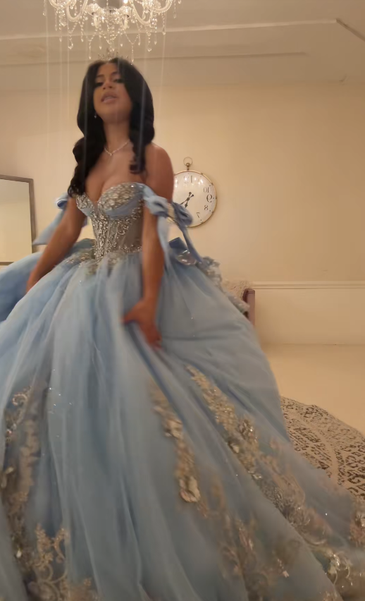 Pale Blue Sweet 16 Dress Gorgeous Off-shoulder Ball Gown Tulle Long Prom Dress Appliques Quinceanera Dress EQ07114