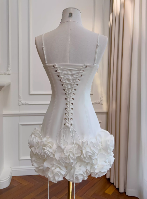Robe de cocktail sexy à fines bretelles, robe de soirée de remise des diplômes en satin, robe d'anniversaire blanche ES07241
