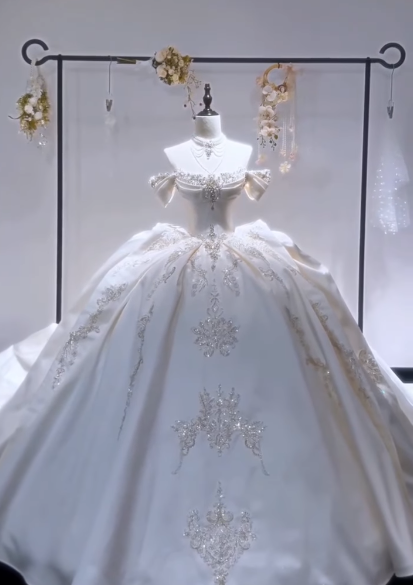 Princess Off-the-shoulder Ball Gown White Wedding Dress Satin Beaded Bridal Dress Elegant Bridal Gown EW004