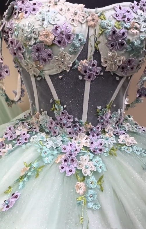 Wunderschönes dunkelolivgrünes herzförmiger Ausschnitt A-Linie Satin Tüll Kurzes Ballkleid Homecoming-Kleid ED02575