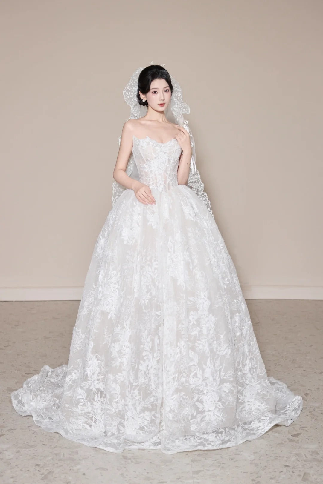 Timeless Strapless Wedding Dresses Applique A-Line Tulle Bridal Gowns Sleeveless White Bridal Dresses EW0103