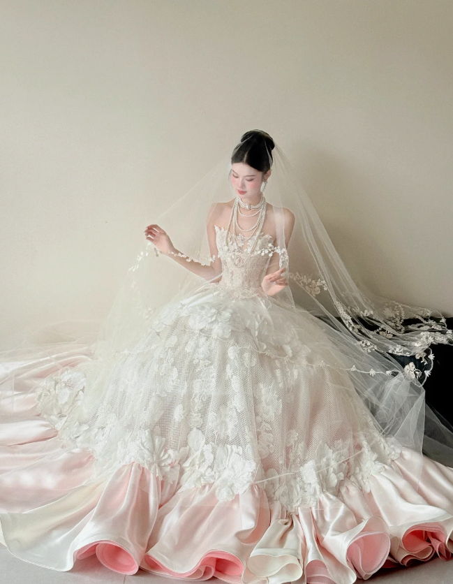 Vintage Strapless Wedding Dresses A-Line Lace Bridal Gowns Sleeveless White/Pink Bridal Dresses EW0105