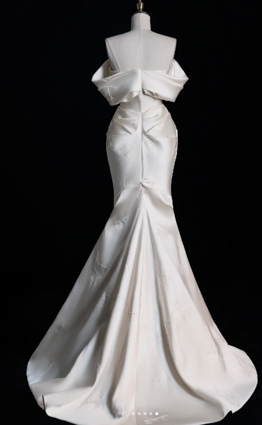 Wunderschönes dunkelolivgrünes herzförmiger Ausschnitt A-Linie Satin Tüll Kurzes Ballkleid Homecoming-Kleid ED02575