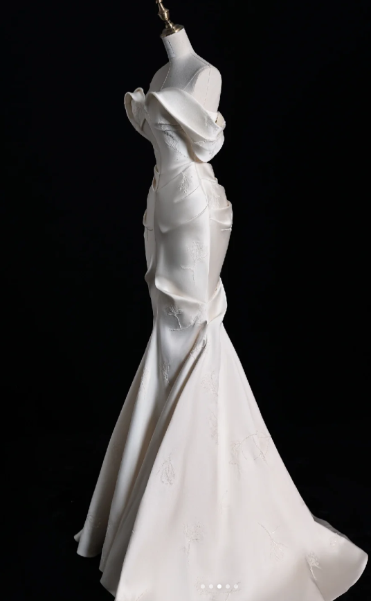 Wunderschönes dunkelolivgrünes herzförmiger Ausschnitt A-Linie Satin Tüll Kurzes Ballkleid Homecoming-Kleid ED02575