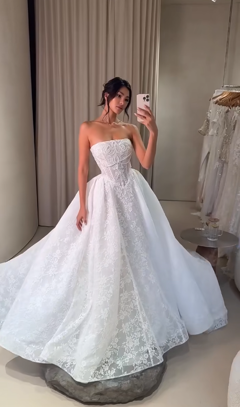 Timeless Strapless A-Line Wedding Dress Lace Bridal Gowns White Birdal Dress EW04768