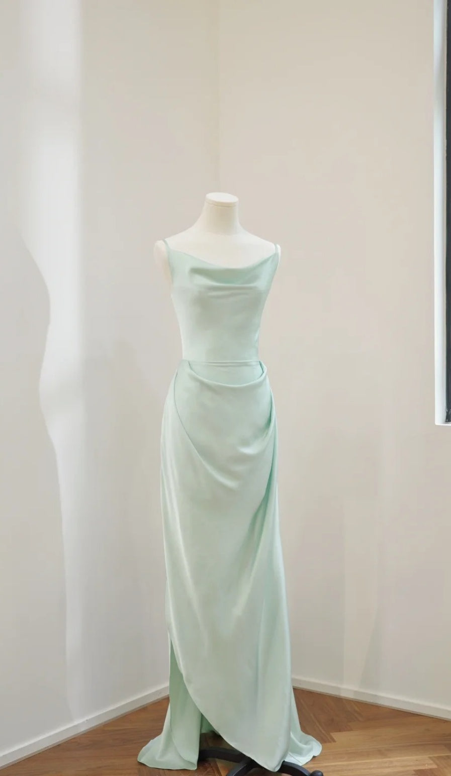 Wunderschönes dunkelolivgrünes herzförmiger Ausschnitt A-Linie Satin Tüll Kurzes Ballkleid Homecoming-Kleid ED02575