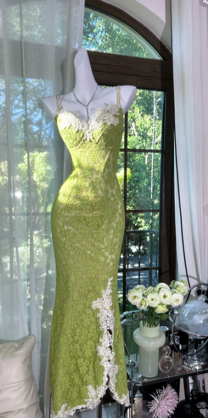 Wunderschönes dunkelolivgrünes herzförmiger Ausschnitt A-Linie Satin Tüll Kurzes Ballkleid Homecoming-Kleid ED02575