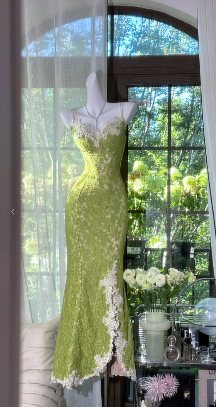 Wunderschönes dunkelolivgrünes herzförmiger Ausschnitt A-Linie Satin Tüll Kurzes Ballkleid Homecoming-Kleid ED02575