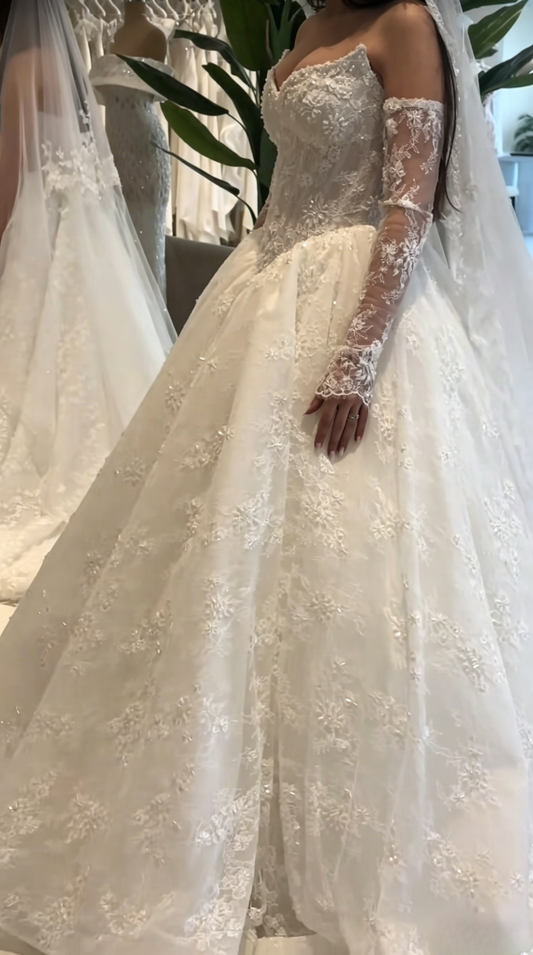 Chic A-Line Lace Wedding Dress Sweetheart White Bridal Dress Sleeveless Bridal Gown EW07502