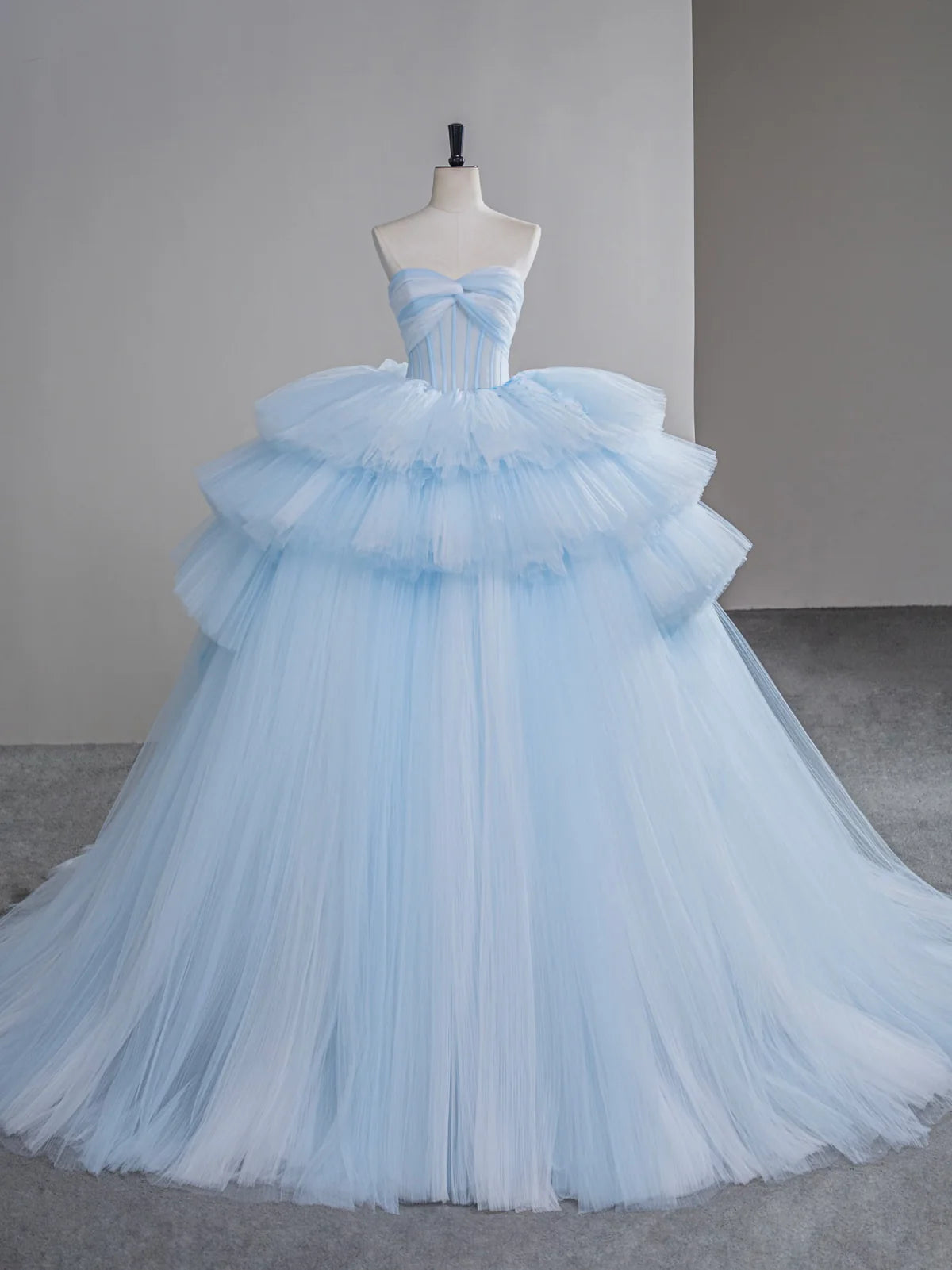 Blue Sweetheart Neck Ball Gown Tiered Tulle Long Prom Dresses, Blue Sweet 16 Dress EW097