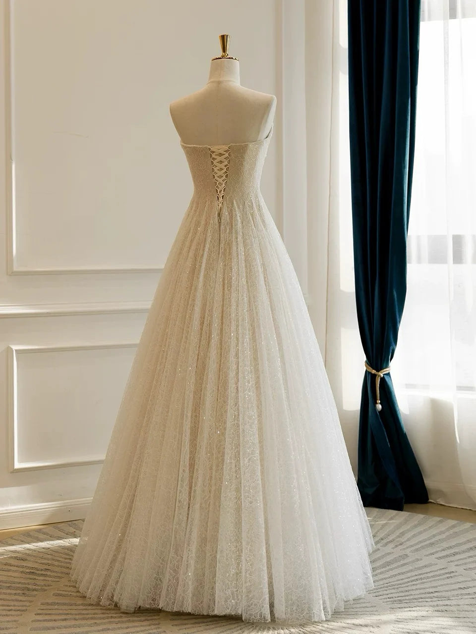 A-Line Tulle Lace Sequin Light Champagne Simple Wedding Dresses EW098