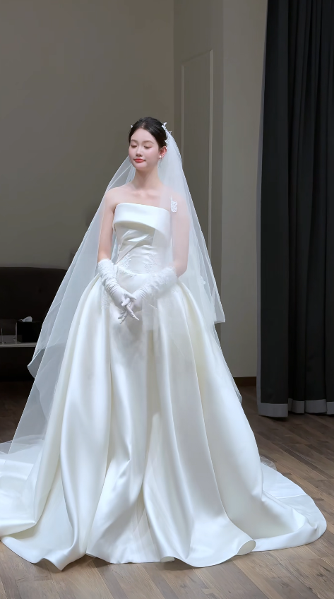 Trägerloses Hochzeitskleid A-Linie Weißes Brautkleid Ärmelloses Satinkurzes Brautkleid WD0107