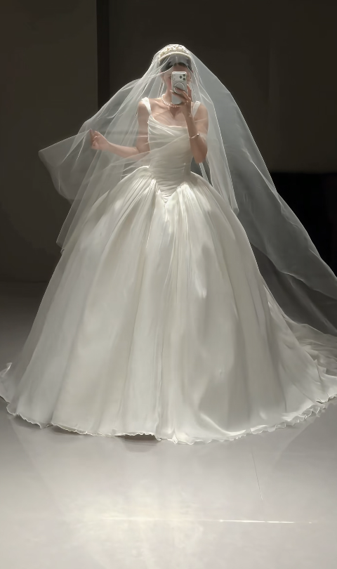 Organza Wedding Dress White Ball Gown Bridal Gown Sleeveless Straps Bridal Dress WD0109