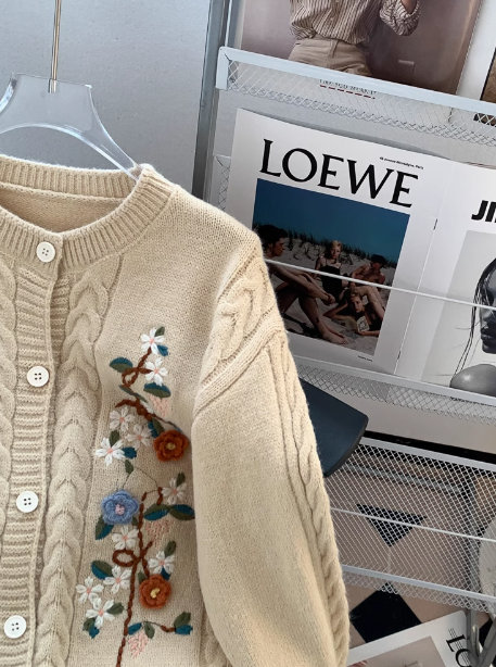 Retro twisted round neck embroidered cardigan ED0105
