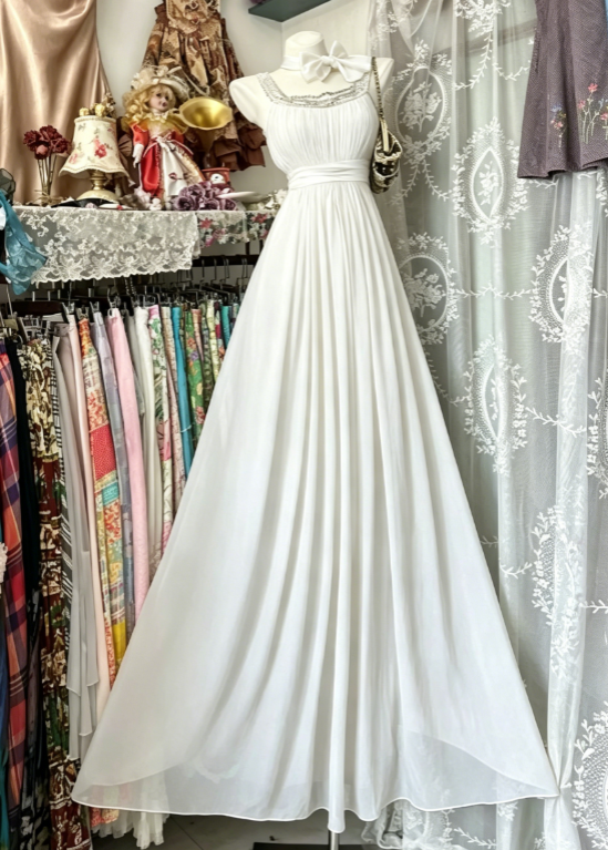 Chic Sheath Long Prom Dresses Chiffon Black Evening Gowns Straps Sleeveless Birthday Dresses ED05774
