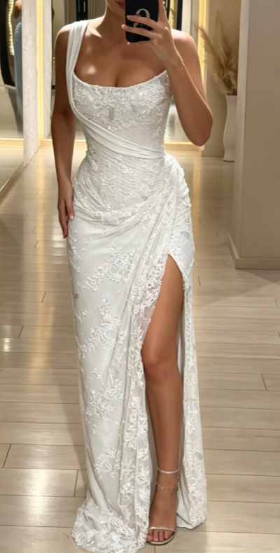 Elegantes, schulterfreies Etui-Abendkleid aus Spitze mit Applikationen, blaues Ballkleid ED08454