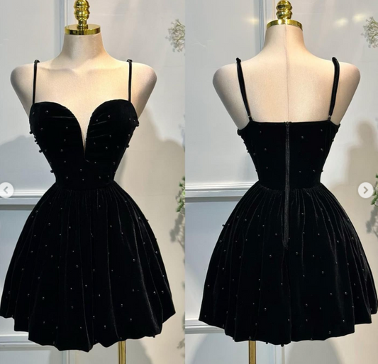 ✨ Glow Up: How to Choose Your Homecoming Dress to Shine All Night✨