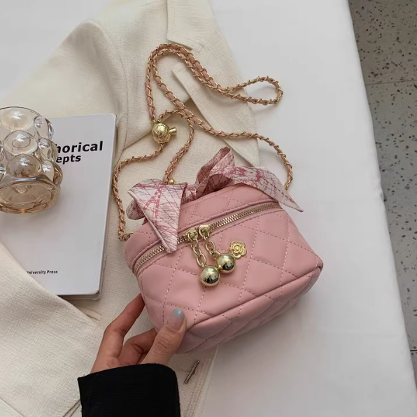 Chanel style diamond chain mini square bucket bag ED0321