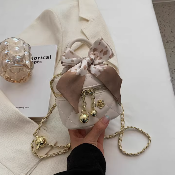 Chanel style diamond chain mini square bucket bag ED0321