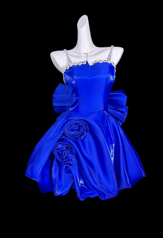 Süßes kurzes blaues Ballkleid Spaghettiträger Geburtstagskleid A-Linie Satin Ärmelloses Partykleid E0124