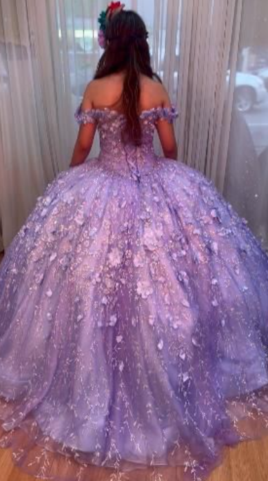 Gorgeous Purple Prom Dress Off-shoulder Ball Gown Quinceanera Dress Tulle Appliques Sweet 16 Dress EA09205
