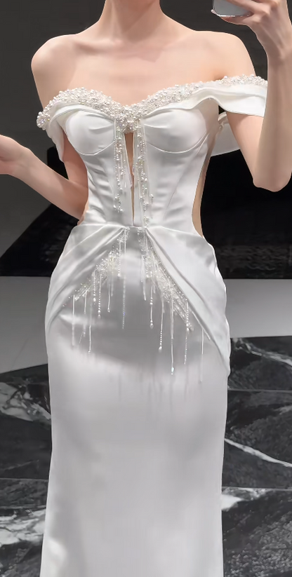 Elegant White Off-shoulder Sheath Satin Weddding Dress for Bride EA09620
