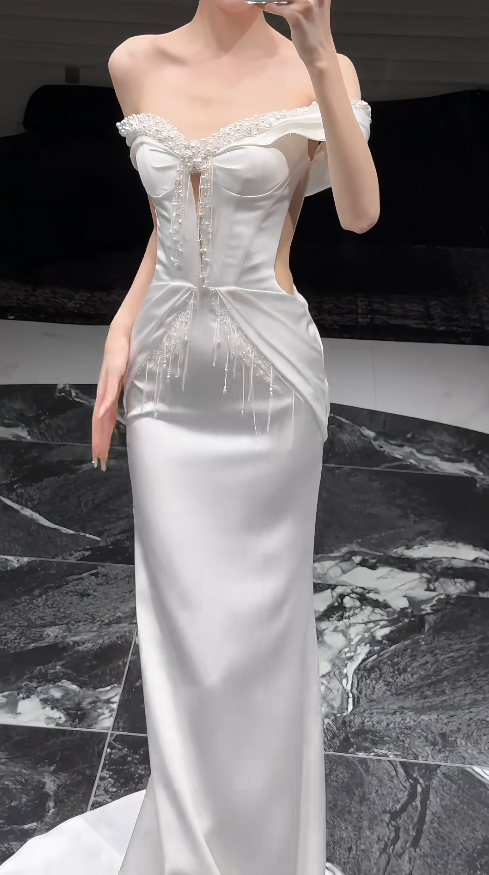 Elegant White Off-shoulder Sheath Satin Weddding Dress for Bride EA09620