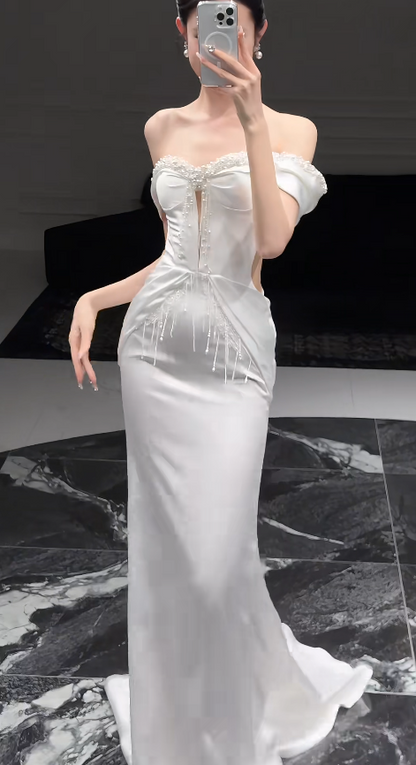 Elegant White Off-shoulder Sheath Satin Weddding Dress for Bride EA09620