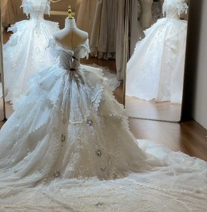 Elegant White Off-shoulder A-Line Tulle Weddding Dress for Bride EA09621