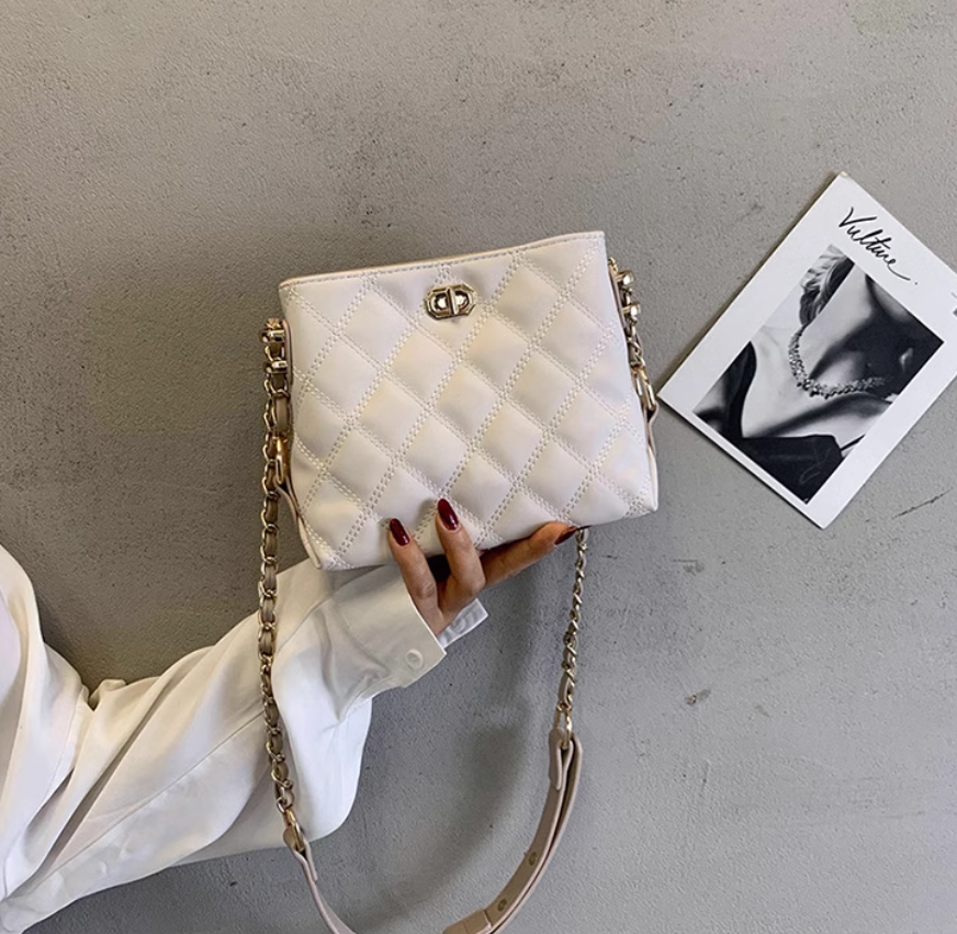 High-grade fashion messenger bag, versatile ins style diamond chain bag ED0096