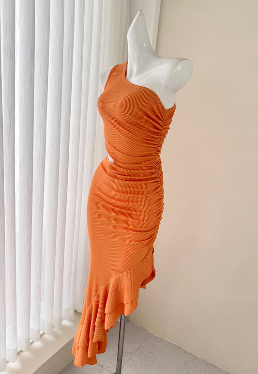 Ärmelloses One-Shoulder-Kleid mit gerüschten Schlitzen ED01045 