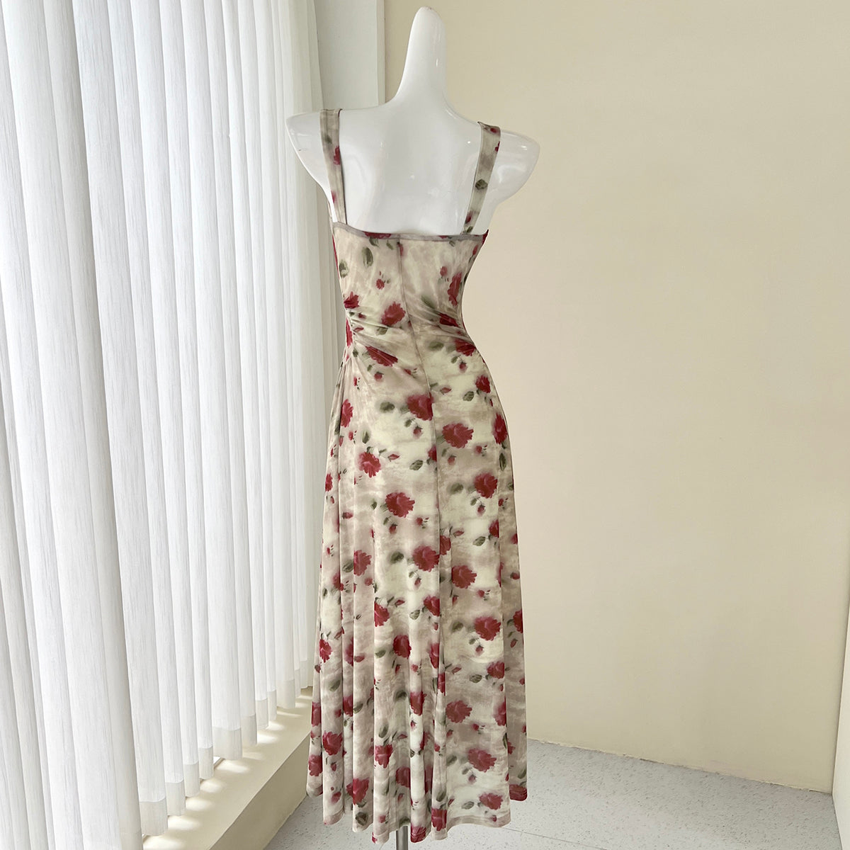 Französisches rotes florales Sling-Teekleid ED01047 