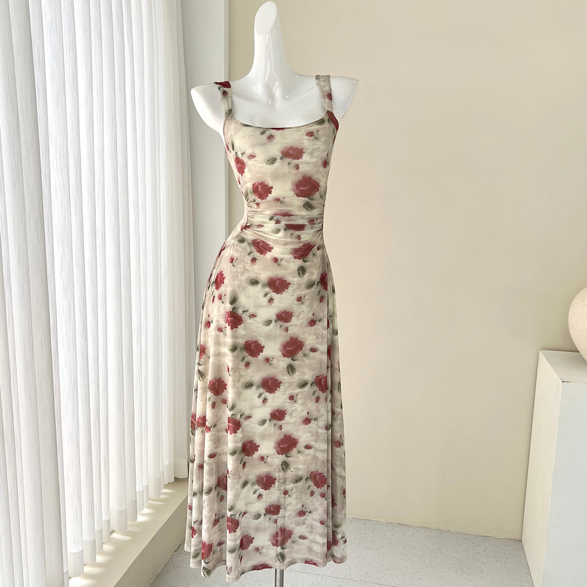 Französisches rotes florales Sling-Teekleid ED01047 