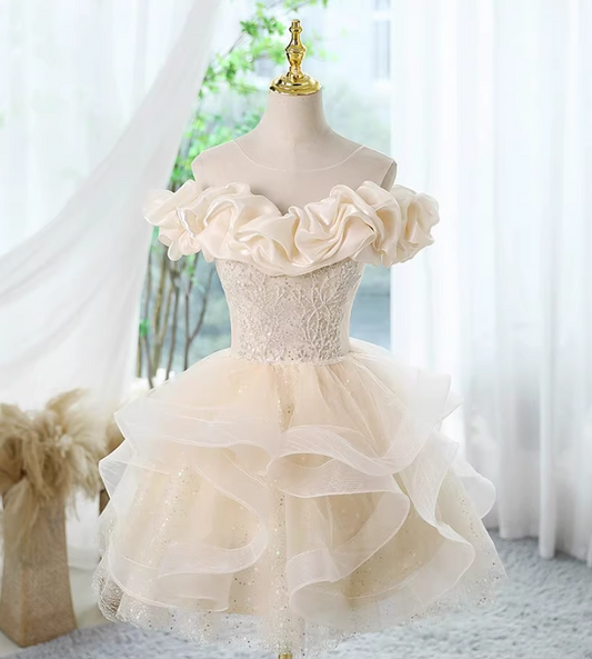 Champagnerfarbenes, schulterfreies, kurzes A-Linien-Ballkleid aus Tüllspitze, champagnerfarbenes Homecoming-Kleid ED01055