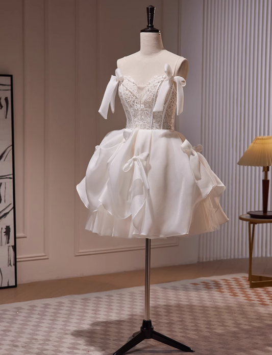 Cremefarbenes A-Linien-Kurzballkleid mit Spaghettiträgern und Tüllspitze, Cremefarbenes Homecoming-Kleid, Geburtstagskleid ED1072