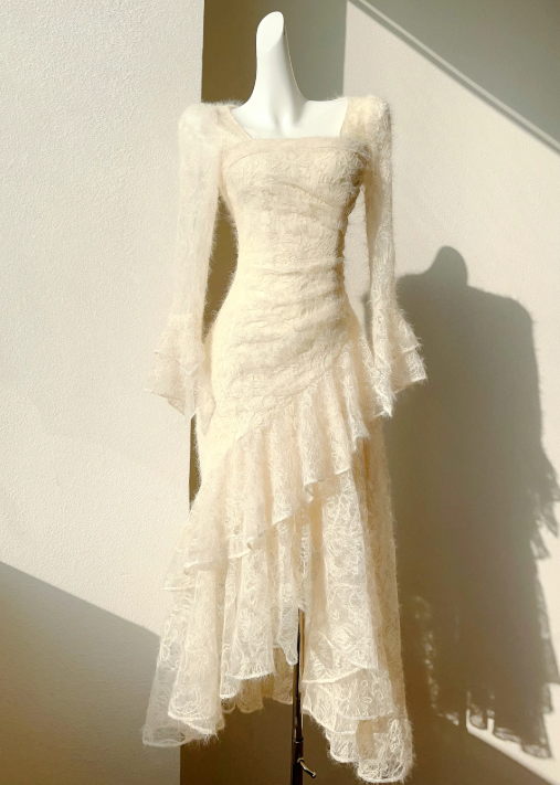 French Retro Apricot Lace Long Sleeve Knitted Dress  Velvet Princess Dress ED01083