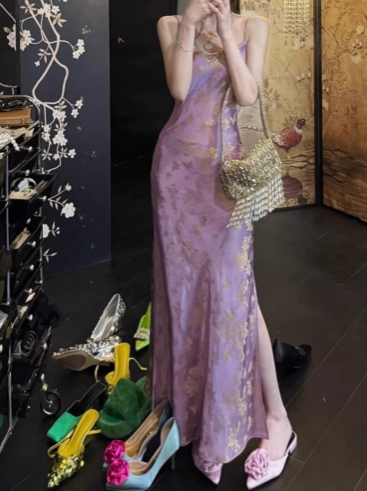 Lila Rauch vergoldeter chinesischer Stil Neuer chinesischer Satin Großer U-Ausschnitt Taillenträger Langer Rock für Frauen ED0112